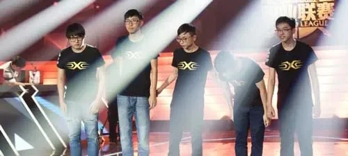 游戏战队与手机排名：蛋疼五侠战队简介及手机抗摔实力解析