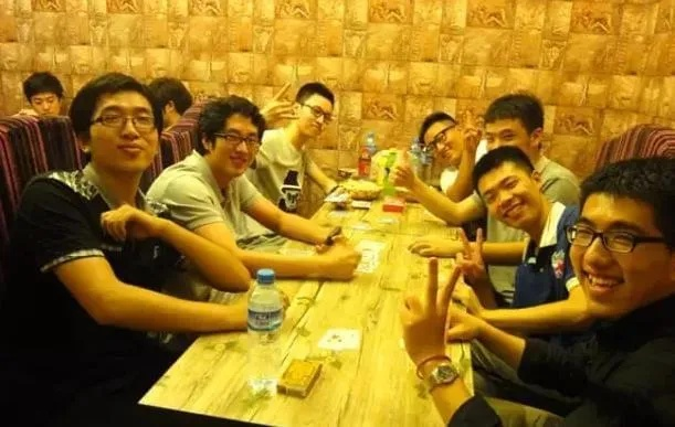 四人聚会玩什么？这些游戏让你告别冷场